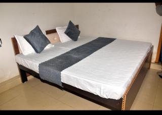 Veda home stay 800 meter temple distance - Ayodhya - 7