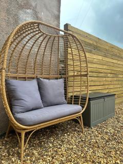 Stunning 2 Bedroom Beach Apartment With Garden - Rhos-on-Sea - 1