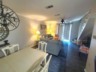 Beautiful 3 Bedroom BEACHFRONT Condo (F3) - Sleeps 10 - Gulf Shores - 3