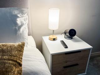 Prime Leeds- Spacious Cinema apartment - Central Station - 4