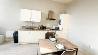 Prime Leeds- Spacious Cinema apartment - Central Station - 2