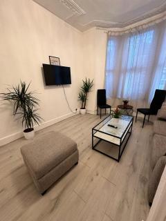 3 bedroom flat Millais rd - Londra - 4