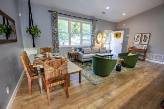 Central Location, Hot tub, Digital Game Table - 4