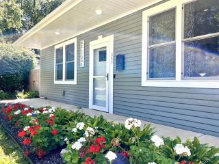 Central Location, Hot tub, Digital Game Table - 8