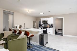 12510 Stunning 4BR with Stylish Design - San Antonio - 6