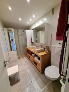 Loue appartement 128 m2 dans résidence haut standing avec piscine, tennis et accès privé plage - Toulon - 9