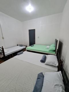 Spacious Stylish Home in the Heart of Calapan City, Accommodates up to 15pax - Calapan - 2