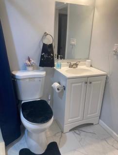 Cozy bedroom with en-suite bathroom - Naugatuck - 9