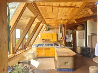 Peaceful Mt Top Earthship Retreat with Sauna & Views - Valdez - 8