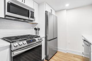 Comfortable Apartment with Top Amenities - 7