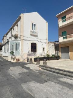 Lakkios charming suites and rooms - 6