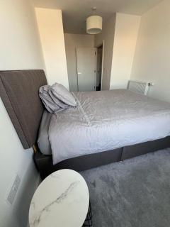 Wharf Side One Bed Apartment - Barking - 4