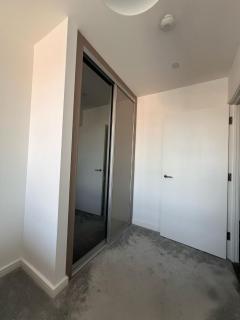 Wharf Side One Bed Apartment - Barking - 3
