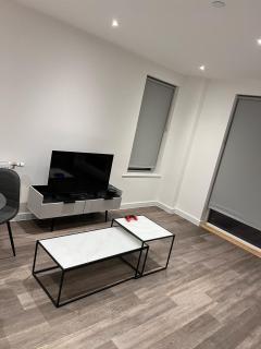 Wharf Side One Bed Apartment - Barking - 1
