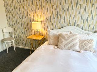 Spacious - 2 Double bed - City Home - Sleeps 6 - Free Parking - Hereford - 5