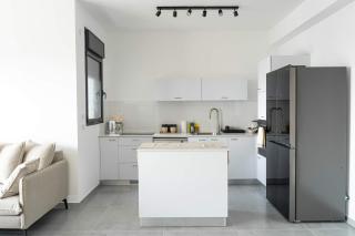 O&O Group - Sea Views & City Vibes on Sokolov - Bat Yam - 8