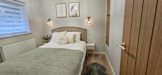 Milton Keynes 3BR Home Town Centre Families Free Parking - 8