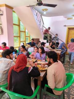 HoTEL CROWN PALACE - Srinagar - 7
