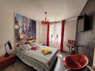 Haute-loire Tence Belle maison neuve plain-pied 4 étoiles avec parc arboré clos - Tence - 1