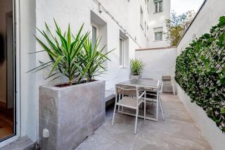 Stylish 5BR Flat with terrace - 1