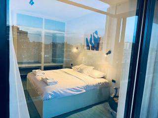 Colorful Edgy Duplex Apartment - Il Cairo - 4