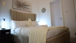 Relaxing 2BR Retreat in Masdar City - Free Parking & Near Masdar Park - 5