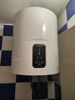 City Center Quiet Apartment WiFi - 4