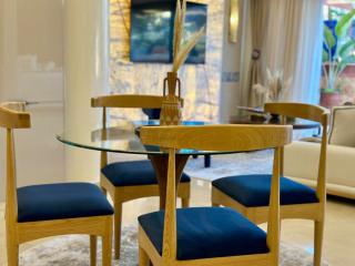 Yves Saint Laurent Jacuzzi Elegance - 1