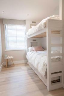 Beach View - Stylish Stay, Estuary Views & Luxury Spa Access - 3