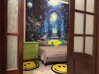 SIGNEEV'S Villa ТРИ хвилини від метро Нивки Завжди є світло і власне бомбосховище - 3