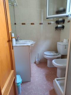 Habitación privada con baño privado tranquilidad y comodidad - - 2