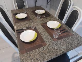 Casa em condomínio, com piscina, parquinho infantil, internet 500mb, ideal para família, garagem para 2 carros, com 2 quartos sendo 1 suíte, com Smart TV, 400m da PRAIA - Matinhos - 4