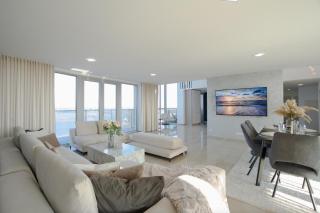 Luxusný Penthouse nad jazerami 230 m2, 2x garáž, WIFI - Senec - 0