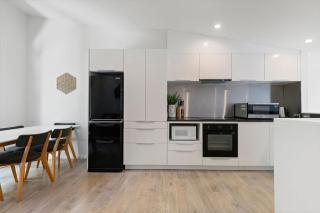 2 Bedroom Lake & Mountain View Oasis Apartment - Queenstown - 2