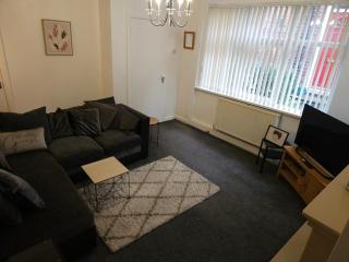 5BR House -Sleeps 10 - Close to City Centre - Leeds - 4