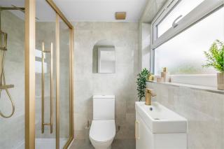 One-Bedroom Flat in Harrow with Free Parking - Harrow Weald - 3