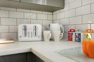 Contractors 4 bedroom Parking Sleeps 6 Wi-Fi Lincoln - Waddington - 5
