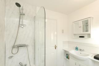 Cosy Stay in Lincoln, Perfect for Long Stays, Free WiFi, TV Included, Free Parking, Sleeps 6 - Waddington - 5