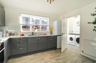Spacious 4 Bed House for Contractors, Parking, Wi-Fi, Lincoln - Waddington - 5