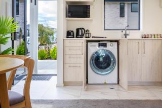 Escape at the park: 1 bed 1 bath w/carpark - Christchurch - 4