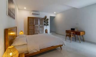 Villa Pasha - Spacious Canggu 4 BR Pool Villa - Tumbak Bayuh - 1