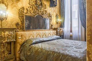 Canal View San Marco Rialto - Dogaressa Palace 1872 - Venice - 9