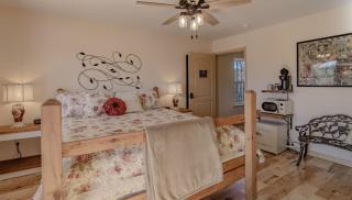 The Inn at Beulah Farm - The Garden - 3