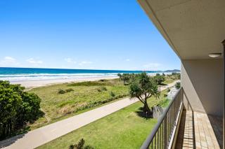 Surfside Court - Hosted by Burleigh Letting - 1