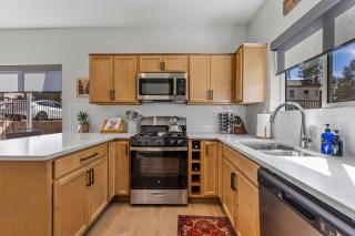 New Build Interior Designed Townhouse Sleeps 6 - Flagstaff - 4