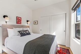 New Build Interior Designed Townhouse Sleeps 6 - Flagstaff - 3