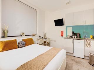 Dancenter Kitchenette Suites Heathrow Airport - Wallington - 6
