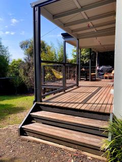 Sunny 2 Bedroom Ventnor Cottage - retro vibe, 400m to Beach, Pets Welcome - 5