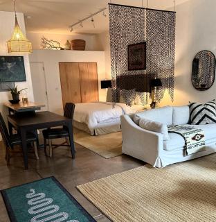 CASA TUA SANTA FE Spacious Design Loft Railyard District soaking tub - Santa Fe - 0