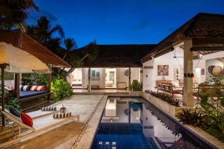 Tropical Oasis of Calm in the Heart of Seminyak, 4BR Villa Luisha - Seminyak - 3